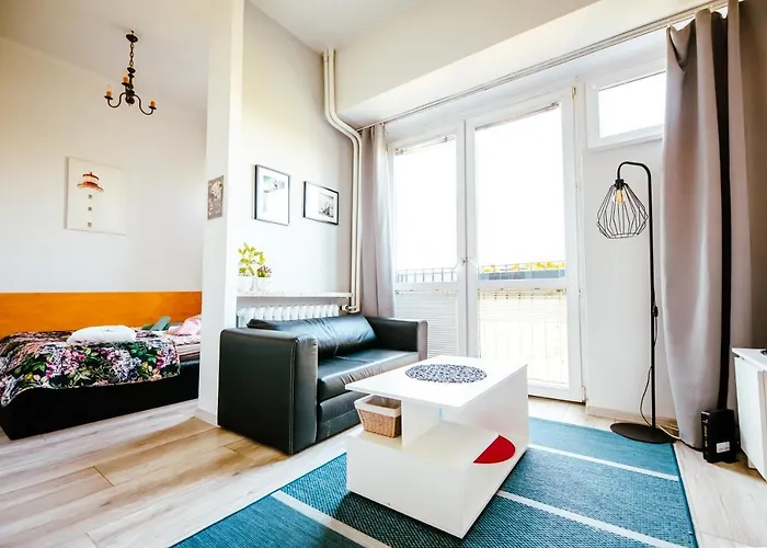 6Th Floor Modern Apartment With French Balcony And City Views