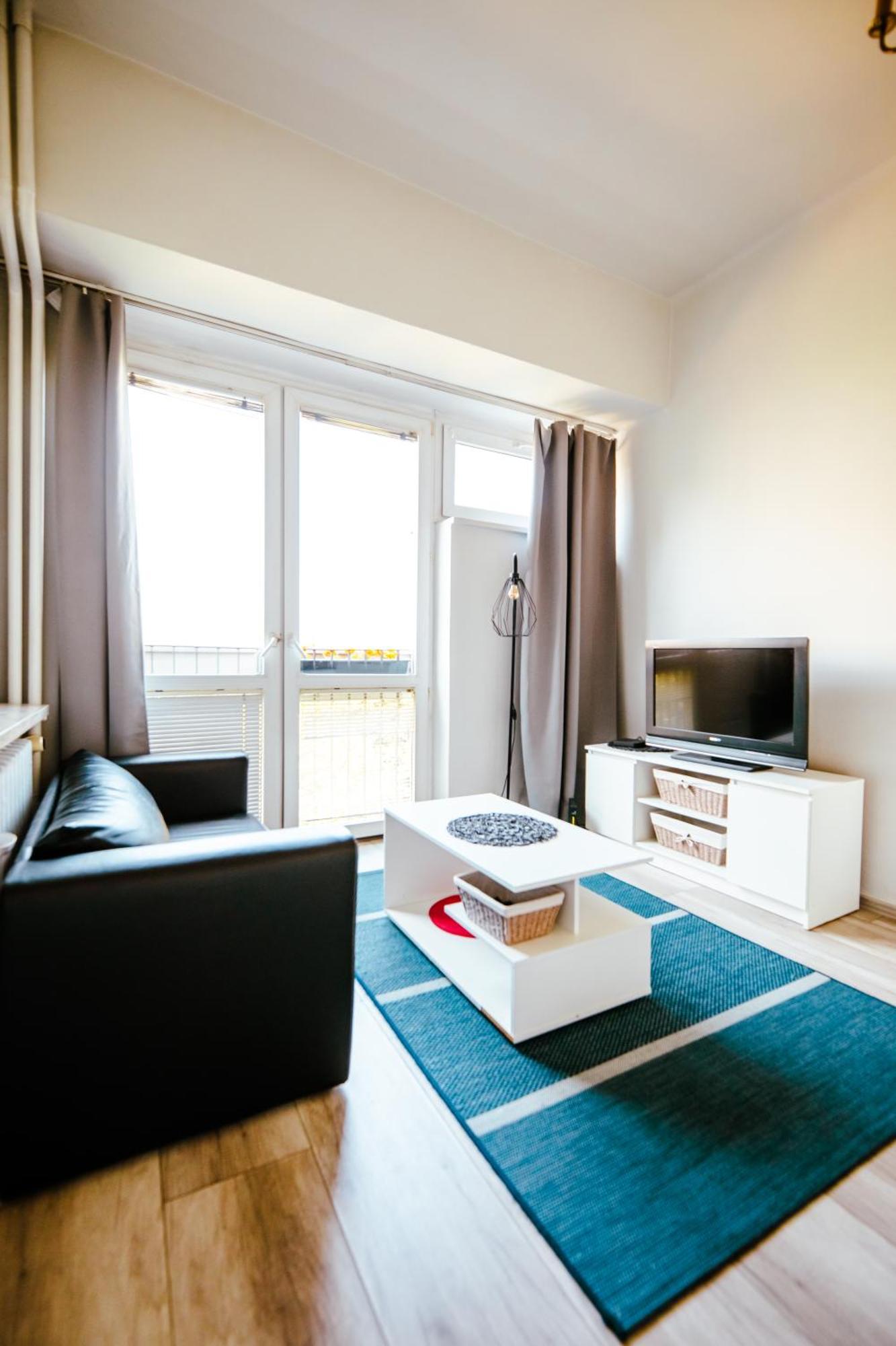 Apartment 6th Floor Modern With French Balcony And Views